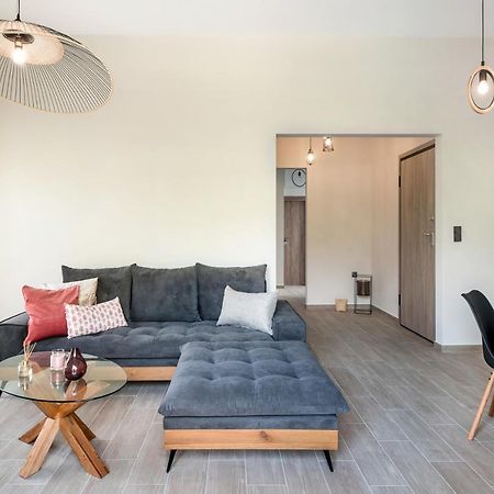 Eleusis Suites Β Buitenkant foto