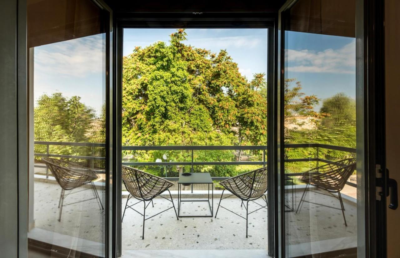 Eleusis Suites Β Buitenkant foto